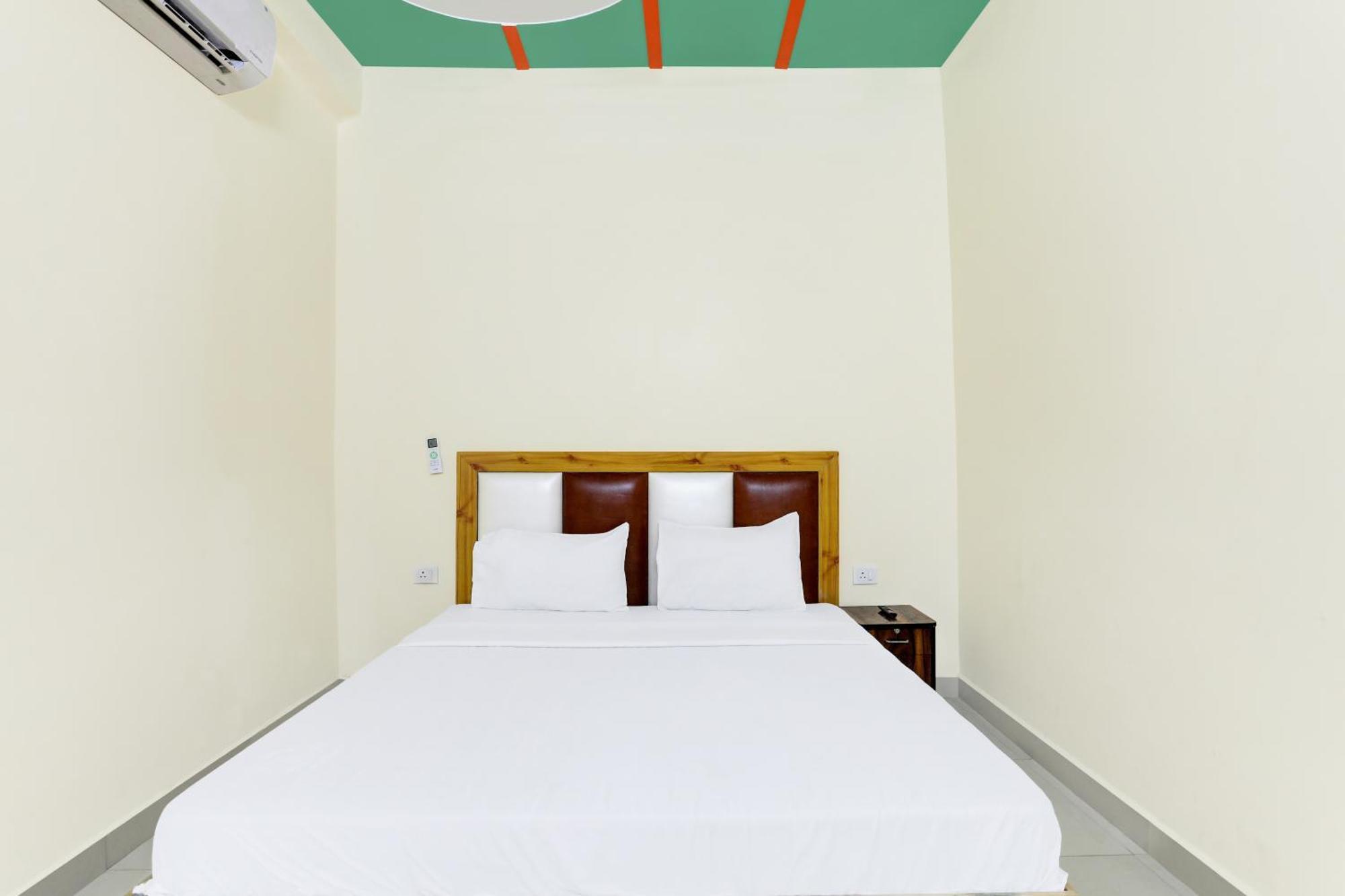 Hotel O Blu Moon Ghaziabad Exterior photo